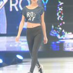 池田美優がカジュアルスポーティーコーデでヘルシーなヘソ出しファッションで登場！「自分の着たい服を着て楽しんで！！」