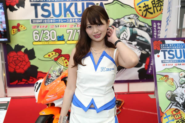 【写真特集】華やかでセクシーなコスチュームのコンパニオンが登場！＜第45回東京モーターサイクルショー＞