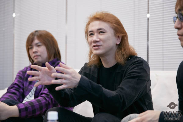 小室哲哉、浅倉大介からなるユニット「PANDORA」の フィーチャリングボーカルBeverlyと次世代ユニットX21から選抜されたAXL21が スーパークリエイターと共に主題歌、挿入歌を歌う『仮面ライダービルド』について語り合う！