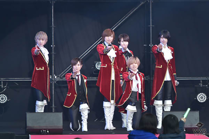 7人組イケメン女子グループ・ザ・フーパーズが王子様ルックで女子高生を虜に！