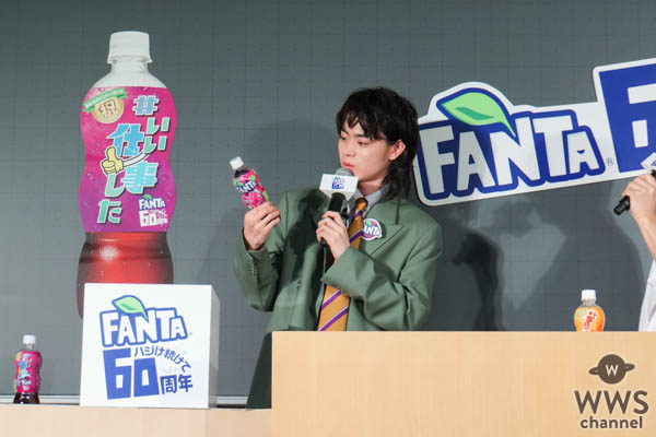 黄色い声援の中、「ファンタ宣伝部長」 菅田将暉がサプライズ登場！ 「ファンタ」60周年記念“カンパイ”特別授業を開催 菅田将暉さんが東京03 飯塚悟志にムチャぶり連発！？