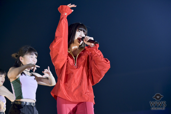 吉田凜音が東京ストリートコレクションのライブステージに登場！