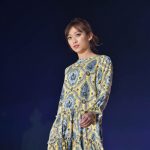 【動画】前田希美が肩出しファッション、安井レイはカラフルなワンピで登場!<東京ストリートコレクション>