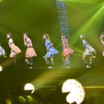 【ライブレポート】夢みるアドレセンス、ストリートファッションを着こなし東京ストリートコレクションで全力ダンス！『桜』の振り付けでキュートな旗揚げゲーム？！