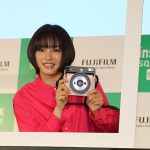 【速報】女優 ・広瀬すずが登場！富士フイルム instax・チェキ新製品をPR！