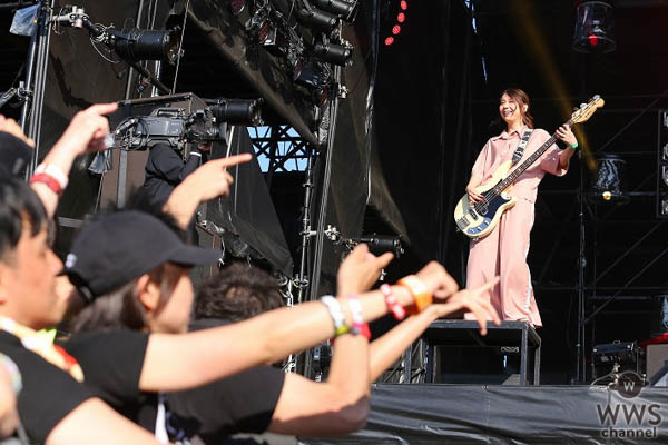 SCANDALが「JAPAN JAM 2018」に初登場！野外ステージで勢いのあるライブパフォーマンスを披露！