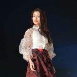 【動画】前田希美が肩出しファッション、安井レイはカラフルなワンピで登場！＜東京ストリートコレクション＞