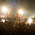 パスピエ、「ネオンと虎」を体現する全国ツアー「カムフラージュ」開幕！