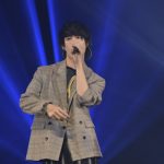  “音楽”と“ファッション”個性的なジャケットを着こなすXOX！ 東京ストリートコレクションに登場！ニューシングル『OVER』を含む全3曲熱唱！