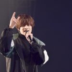  “音楽”と“ファッション”個性的なジャケットを着こなすXOX！ 東京ストリートコレクションに登場！ニューシングル『OVER』を含む全3曲熱唱！