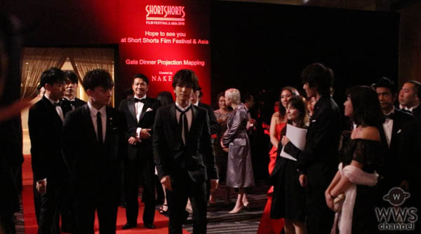 EXILE HIRO、三代目 J Soul Brothers・山下健二郎、岩田剛典、Dream Ami、GENERATIONS、PKCZ®ら豪華ゲストがレッドカーペットに登場！