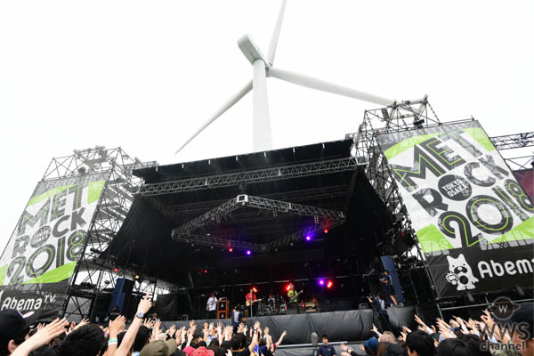 【ライブレポート】METROCK トップバッターKEYTALK！『Summer Venus』含む夏らしい9曲披露！！寺中はハート型サングラスで盛り上げる！