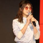 伊藤千晃がショートパンツ姿の夏コーデで渋谷のRay-Banフラッグシップ店に登場！「サングラスはピンクが好き。普段使いにしたい」