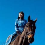 欅坂46・キャプテン 菅井友香、待望のファースト写真集発売で新宿でイベント開催!