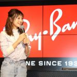 伊藤千晃がショートパンツ姿の夏コーデで渋谷のRay-Banフラッグシップ店に登場！「サングラスはピンクが好き。普段使いにしたい」
