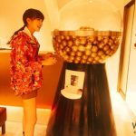 飯豊まりえ 脚長ボーイッシュスタイルを披露