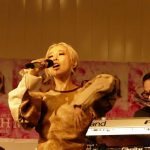 加藤ミリヤ、雨の中集まった1,000人に熱唱！20代ラスト＆キャリア史上初のフルバンドフリーライブ実施