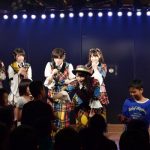 AKB48が史上初の修学旅行特別公演を開催！小学生からの質問に峯岸「夢が叶ってもずっと頑張り続けることが大切」