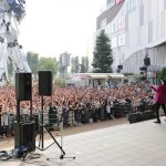 SKY-HI、ガンダム立像の前でガンダム主題歌を歌唱！！