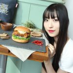 【動画】チキパ・鈴木友梨耶がフレッシュネスで食レポ初挑戦！スパイスについて語る！