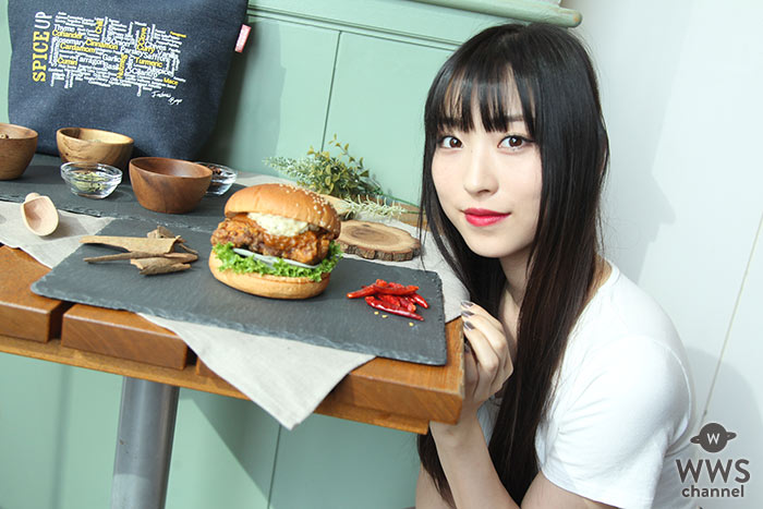 【動画】チキパ・鈴木友梨耶がフレッシュネスで食レポ初挑戦！スパイスについて語る！