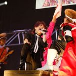 【ライブレポート】氣志團がJUMP MUSIC FESTAできただにひろしとコラボステージを展開! 綾小路翔「ピンチのときに駆けつけてくれる!」