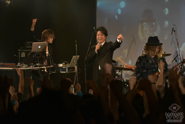 【ライブレポート】浅岡雄也(ex.FIELD OF VIEW)が貫禄のあるオーラと圧倒的な歌唱力でCALDERA SONICに登場！人気曲「DAN DAN 心魅かれてく」も披露！