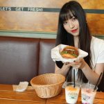 【動画】チキパ・鈴木友梨耶がフレッシュネスで食レポ初挑戦！スパイスについて語る！