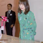 川栄李奈、回転スイーツに「10皿行けそう！」回転スイーツカフェのオープニングイベントに出席！！
