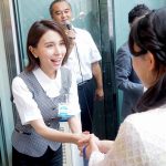 May J.、山野楽器銀座本店で1日『副店長』に就任！『副店長』として店長を”カバー”！