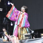 【ライプレポート】レキシが初出演ながら、唯我独尊のステージで会場を爆笑の渦に！「ROCK IN JAPAN FESTIVAL 2018」2日目のGRASS STAGEに登場！