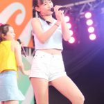【ライブレポート】Chuning Candy(チューニングキャンディー)が夏らしいヘソ出しファッションで野外ライブパフォーマンス!