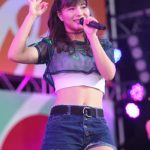 【ライブレポート】Chuning Candy(チューニングキャンディー)が夏らしいヘソ出しファッションで野外ライブパフォーマンス!