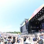 【ライブレポート】欅坂46が赤の新衣装でトップバッターで登場！名曲『二人セゾン』からライブスタート！〈ROCK IN JAPAN FESTIVAL 2018>