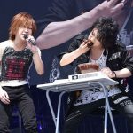 【ライブレポート】ゴールデンボンバーが9/1発売の新曲『タツオ…嫁を俺にくれ』で樽美酒がボーカルつとめる！ 灼熱のGRASS STAGEでオープニングから下ネタ全開のステージ！