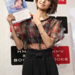 SCANDAL HARUNA がファースト写真集「SOMEWHERE」で初水着を披露!「今後の目標は結婚や出産をしても音楽活動を継続すること」