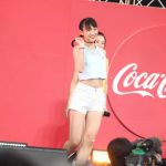 【ライブレポート】Chuning Candy(チューニングキャンディー)が夏らしいヘソ出しファッションで野外ライブパフォーマンス!