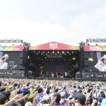【ライプレポート】レキシが初出演ながら、唯我独尊のステージで会場を爆笑の渦に！「ROCK IN JAPAN FESTIVAL 2018」2日目のGRASS STAGEに登場！