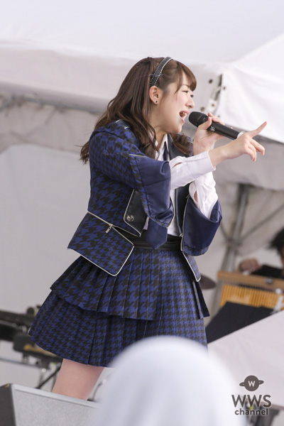 BNK48が海外アイドル初のTIFに参戦！熱気の野外ステージで『RIVER』を力強く披露！