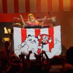 泡まみれの盆踊乱舞！DJ KOOが泡フェス祭参戦！