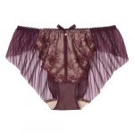 アーティスト・モデルの伊藤千晃が着用！「アンフィ」より、リッチな谷間が叶う『グラマリッチブラ』の最新コレクションが登場！！