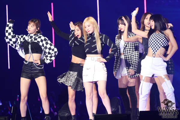 TWICEがTGCに登場！大胆肌見せセクシー秋ファッションを披露！パワフルなダンスと自信に満ちた表情でパフォーマンス！＜東京ガールズコレクション2018 A/W＞