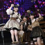 HKT48・田中美久、モコモコの熊の衣装にSKE48・古畑奈和「挟まれたい」とメロメロ！＜AKB48グループ 第2回ユニットじゃんけん大会＞