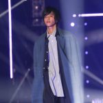 志尊淳が眩しい笑顔で振り返りざまの投げキッスに会場から大歓声！！＜東京ガールズコレクション 2018 AUTUMN/WINTER＞