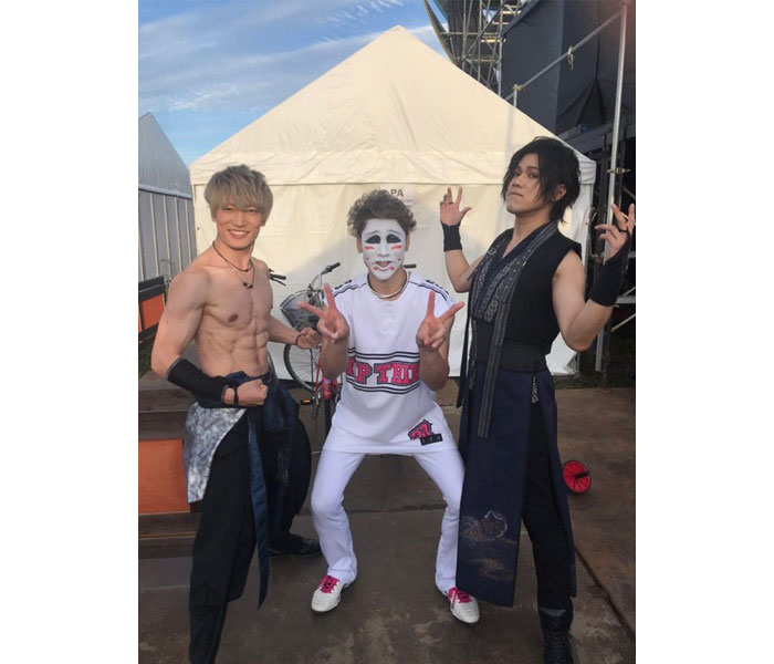 和楽器バンド・山葵がゴールデンボンバー樽美酒と黒流との3ショット公開！「なんて贅沢な3ショット！」