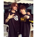 SUGIZO(X JAPAN LUNASEA)が西川貴教と肩組みツーショット公開！「西川さんとの共演も見られて嬉しかった」の声ぞくぞく！！