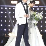 新田真剣佑、純白のタキシード姿で2年半ぶりTGCランウェイ！大人の余裕を醸し出し、新婦役の手をとりランウェイをエスコート！＜東京ガールズコレクション2018 A/W＞