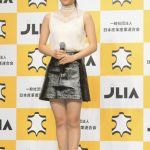 岡田結実が「ベストレザーニスト2018」を受賞！「自分を磨いていけば輝くような人になりたい」！！