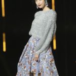 高橋ひかるが「TGC2018 A/W」のステージに登場！ペールブルーを着こなして、明るい秋冬のイメージを演出！！＜東京ガールズコレクション2018 A/W＞