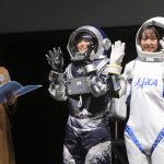 元AKB48 前田亜美、元NMB48 藤江れいなが宇宙服でステージに登場!?＜TiARY TV Fes!! Powered by Tokyo Street Collection＞